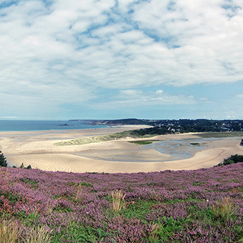 Une station balnéaire entre dunes et lagune