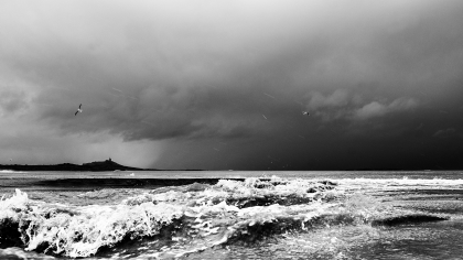 Photo de l'îlot Saint-Michel sous la tempête à Sables-d'Or-les-Pins en Bretagne Côtes-d'Armor pour fond d'écran